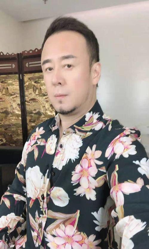 男明星娱乐圈吃瓜图片,揭秘男明星吃瓜瞬间